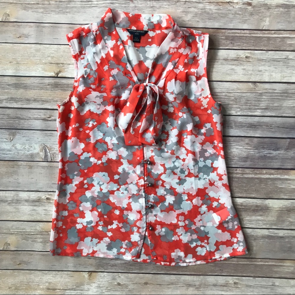 Banana Republic Women’s Floral Sleeveless Blouse